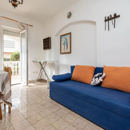 Guest house And With Parking Space - 21805