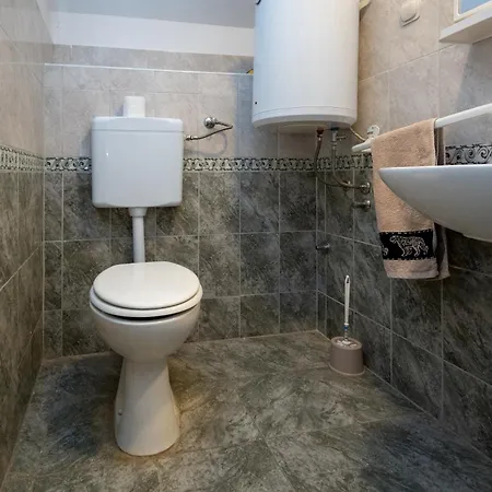 Guest house And With Parking Space - 21805 Zadar