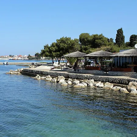 And With Parking Space - 21805 Guest house 3*